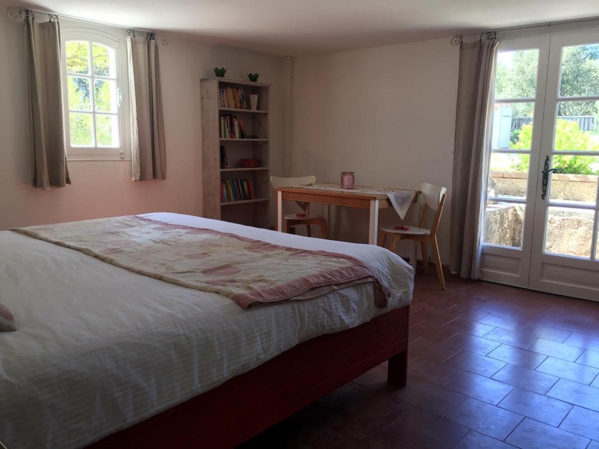 Pierre de Lune Fox-Amphoux Extérieur photo